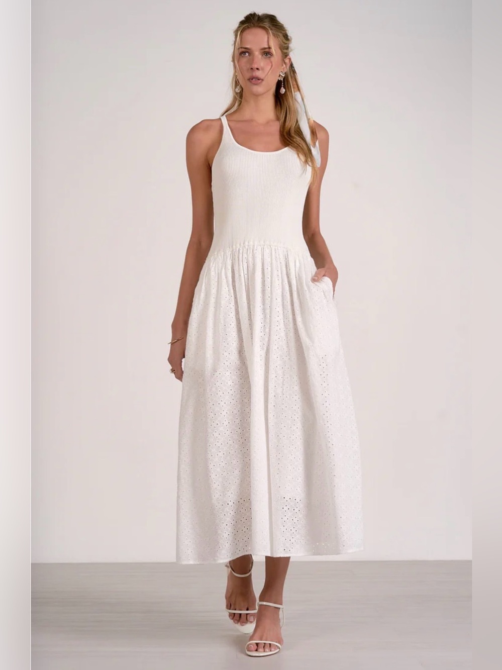 Elan White Mixed media design with ribbed knit bodice and eyelet skirt sizeM NWT - Picture 1 of 9